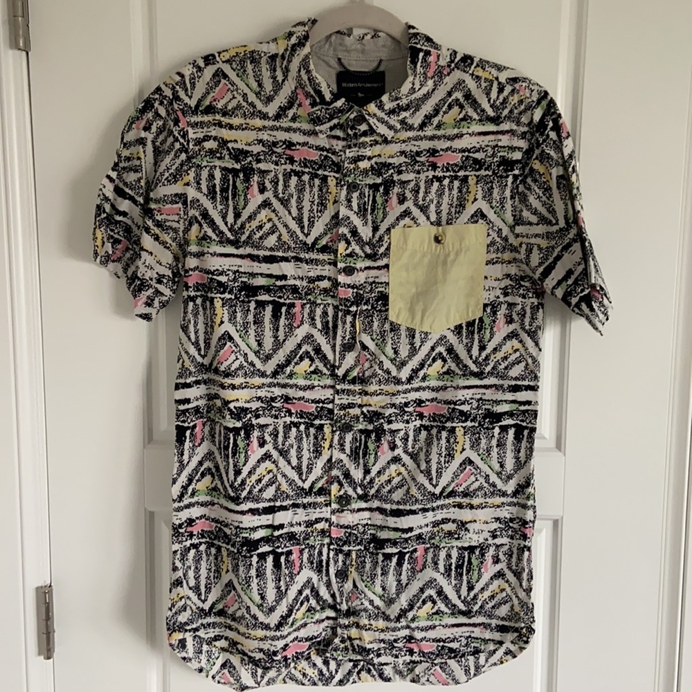 90’s STYLE BUTTON UP FROM MODERN AMUSEMENT